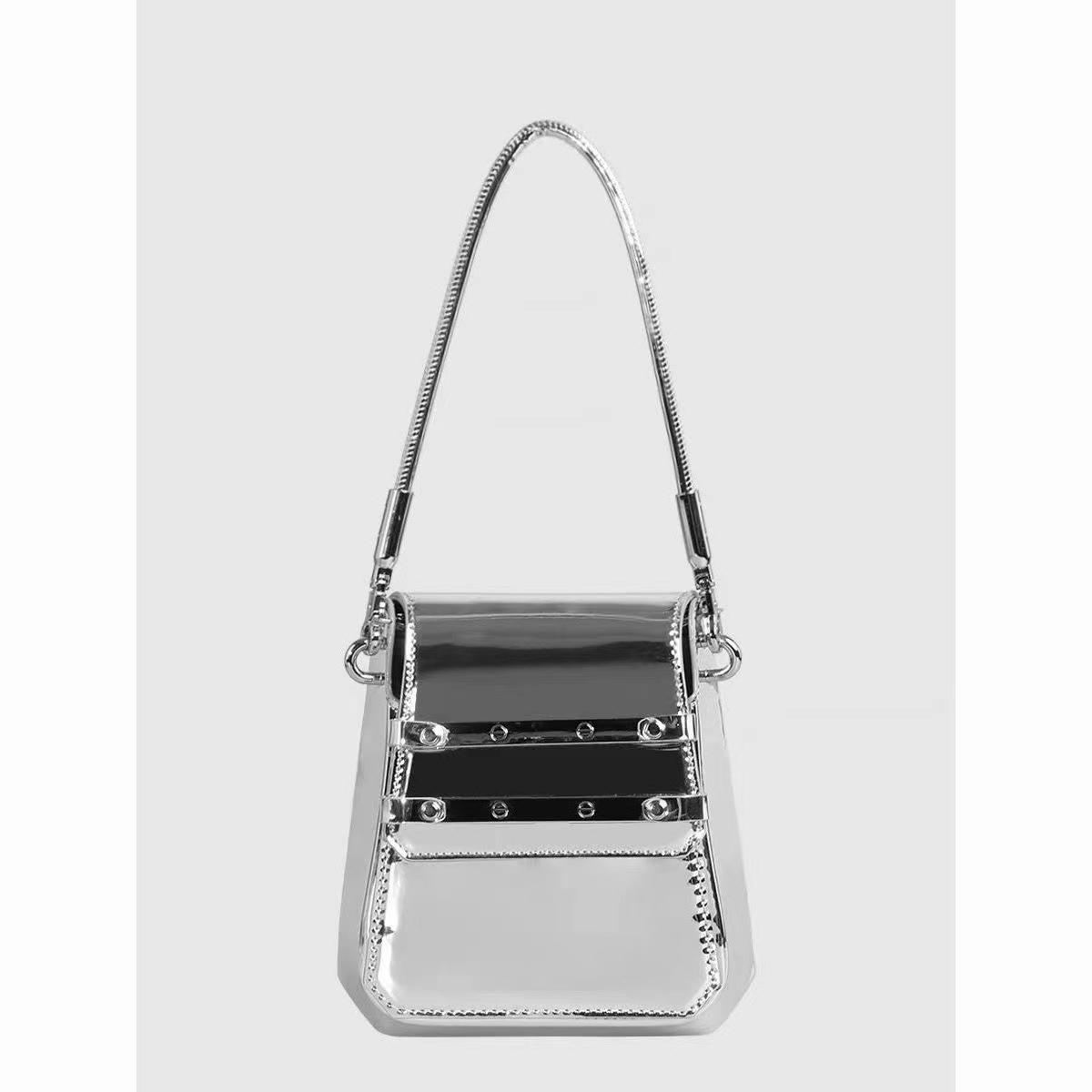 

Niche sweet and cool handbag women s 2024 new exquisite messenger bag fashionable mobile phone bag high-end shoulder bag серебряный