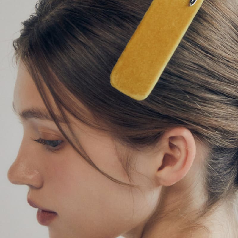 

mellotory square velvet hairpin (mustard) mustard