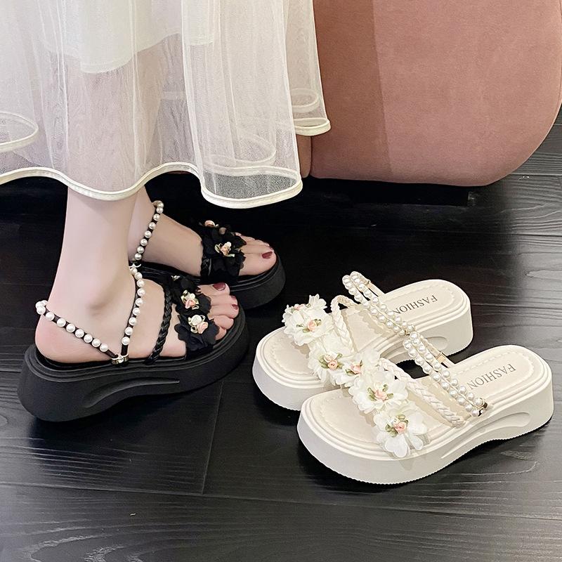 2025 new pearl beach sandals women's summer wear muffin platform flowers sweet one-word drag fairy wind sandals