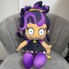 Poppy Playtime GROßer Plüsch Lily Lovebraids Namco Exklusiv 50cm 20in Etikett