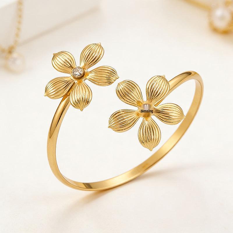 Adjustable Metallic Flower Arm Ring - Statement Jewelry for Fashion Performances