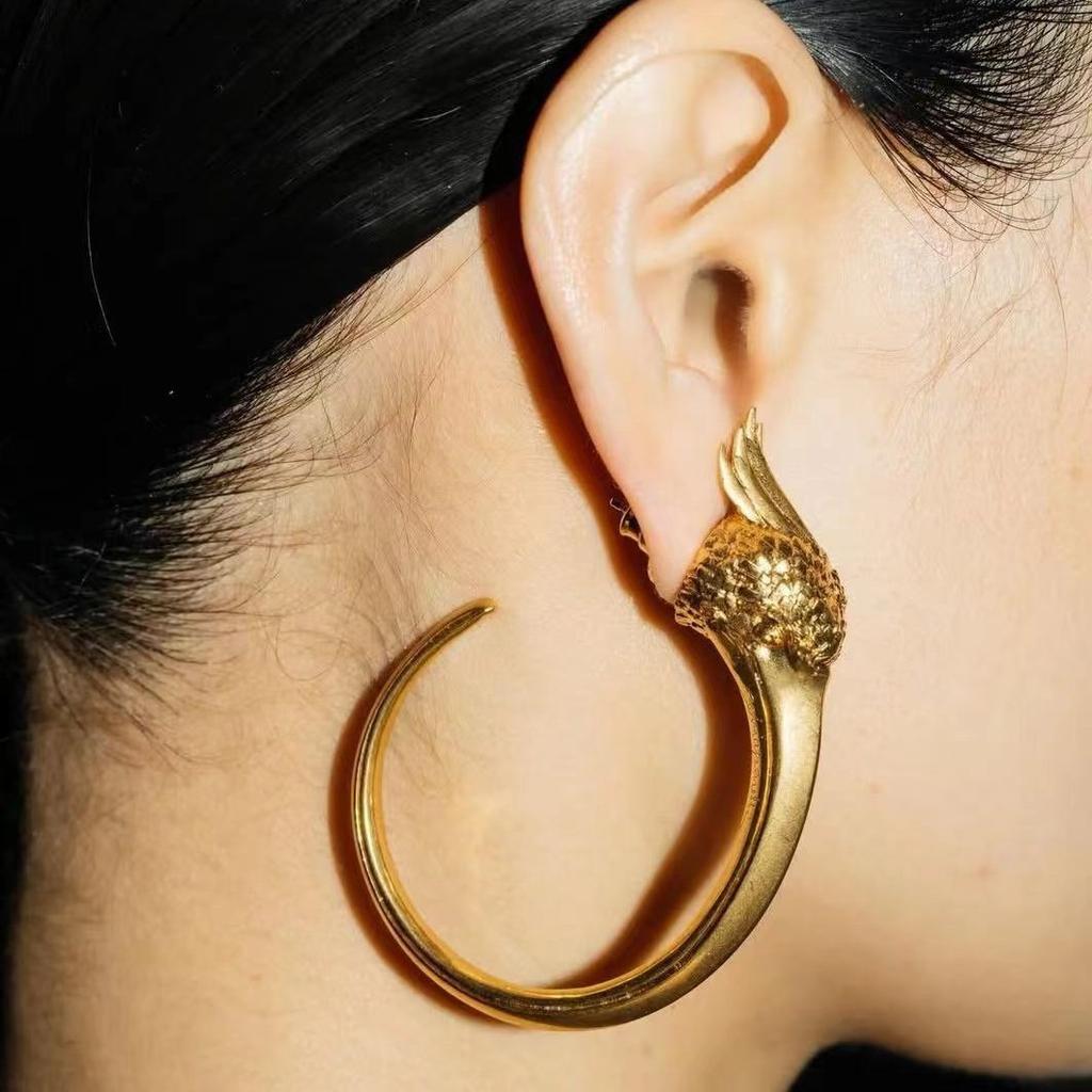 New Curved Beak-shaped Three-dimensional Earrings