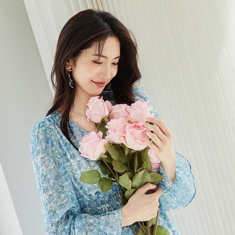 VICTORIA&VERA Elegant Blue Floral V-Neck Midi Dress