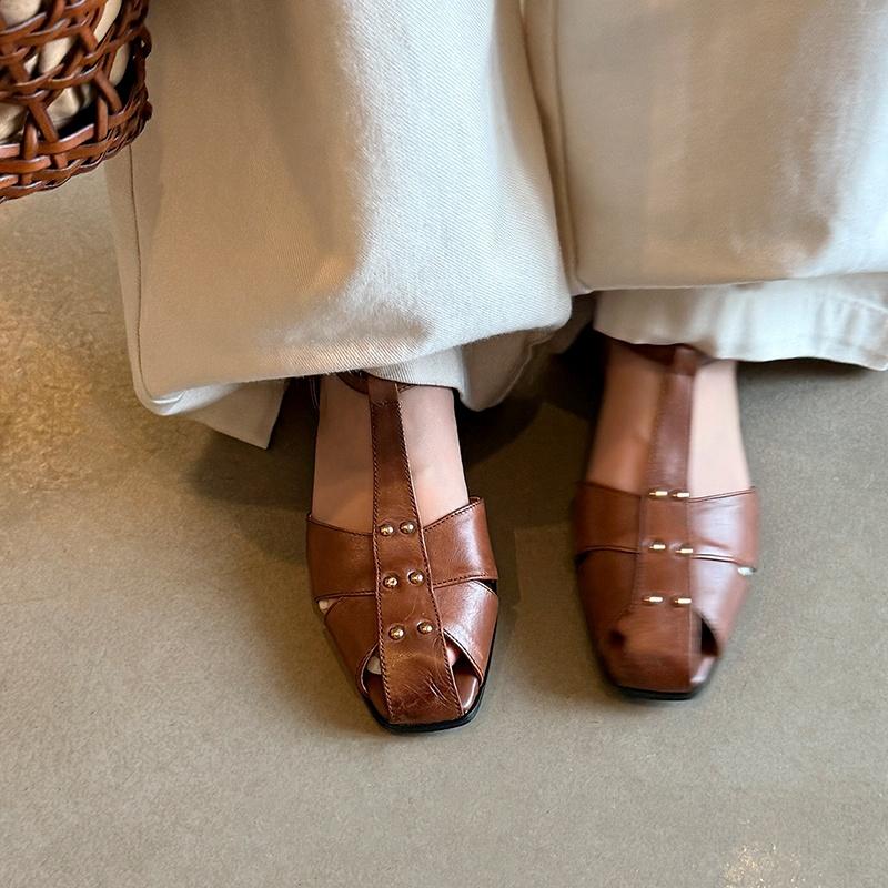 Fashion Women's New Genuine Leather Cowhide Square Toe Breathable Metal Rivet Loose Grip Strap Retro Low Heel Toe Roman Sandals