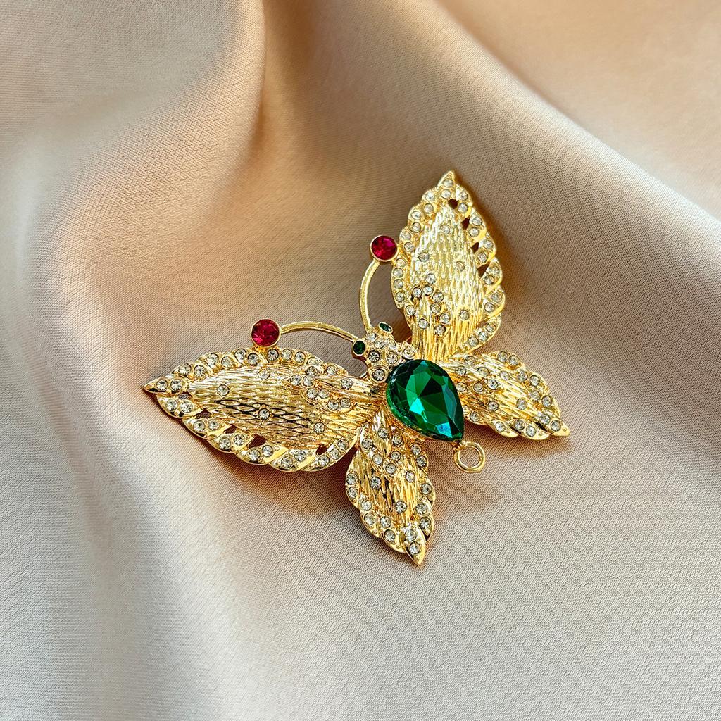 Imitation Emerald Butterfly Brooch - High-end and Luxurious Dual-wear Pendant for Coat and Accessories