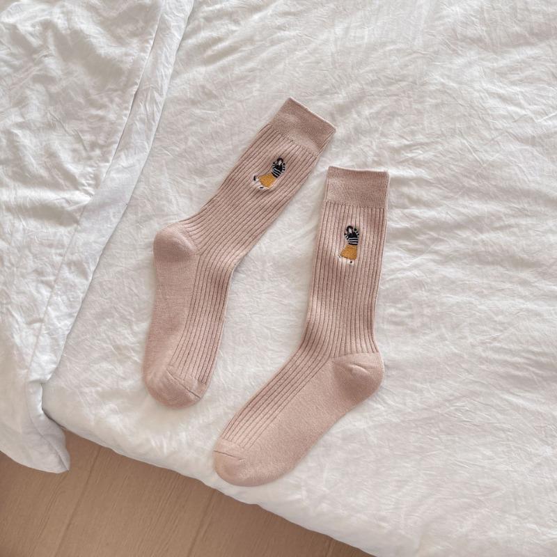 Little Girl Embroidered Mid-calf Socks Sketch, Simple Style, High-quality Pile Socks, Double-needle Embroidered Socks for Girls
