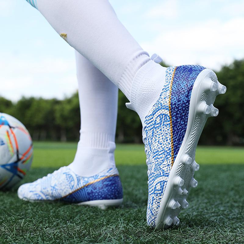 Nowe buty piłkarskie męskie dziecięce buty z korkami duży rozmiar wysokie do kostki uczniowie szkół średnich buty sportowe do treningu i na zawody