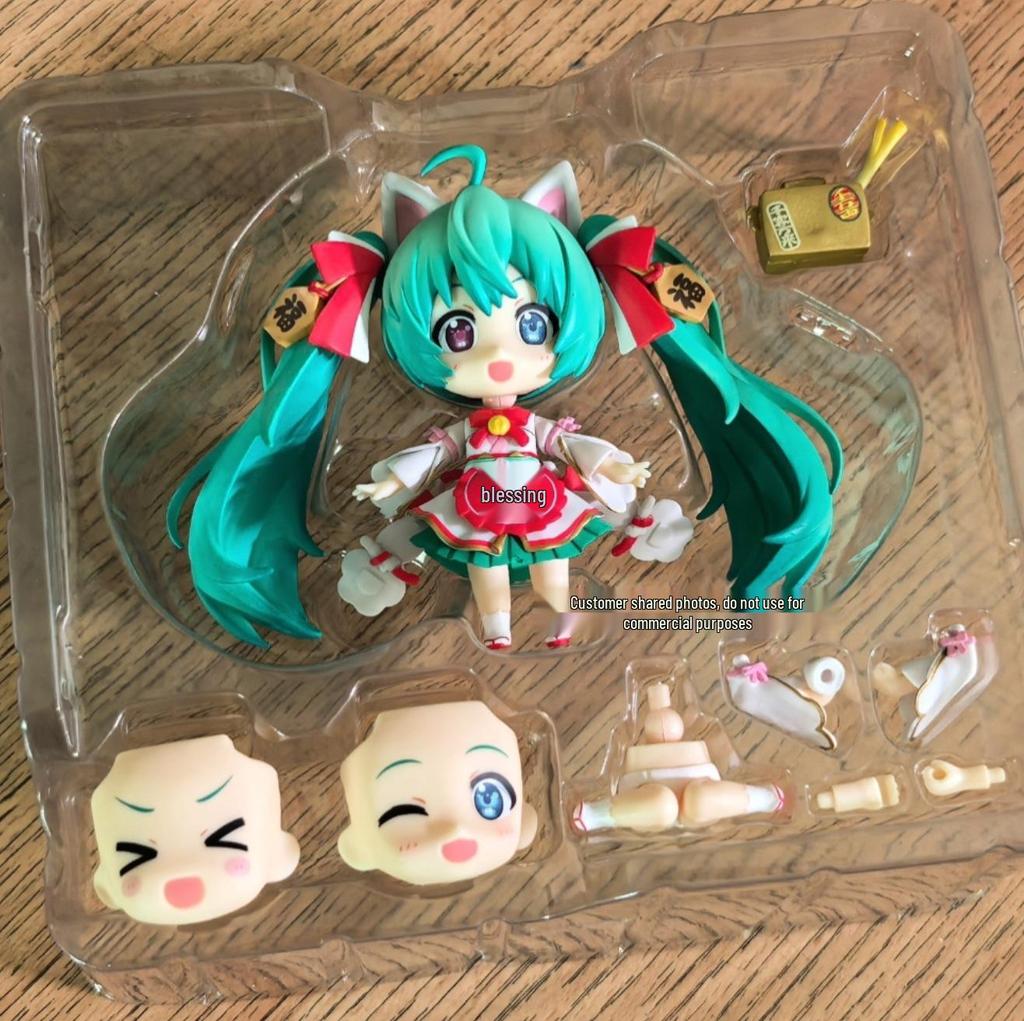 Q Version Anime Girl Figure: Cute, Beautiful, Replaceable Face Toy Ornament - Ideal Birthday Gift