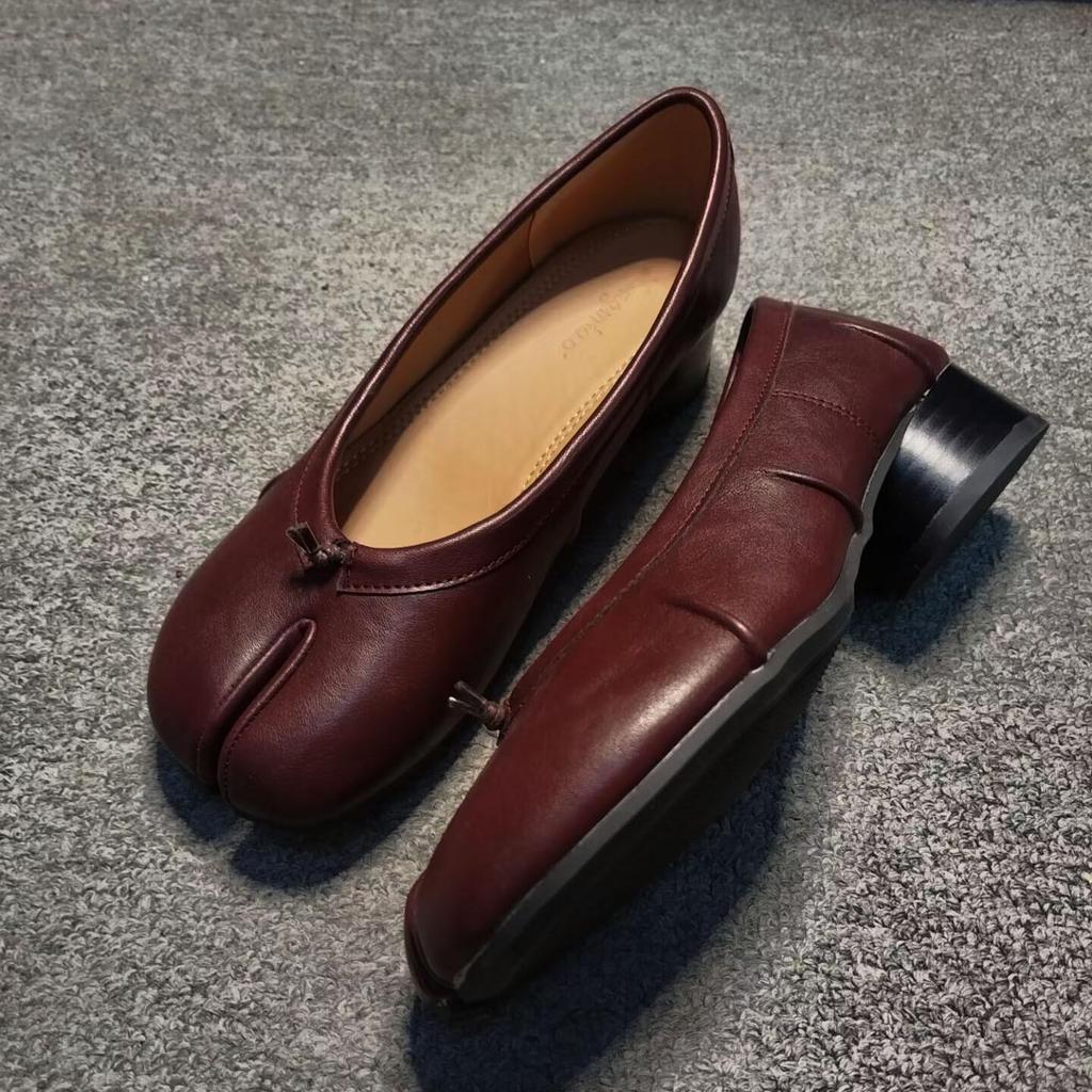Women's Chunky Heel Mary Jane Split-Toe Shoes: New Retro Pleated Design Ballet Flats