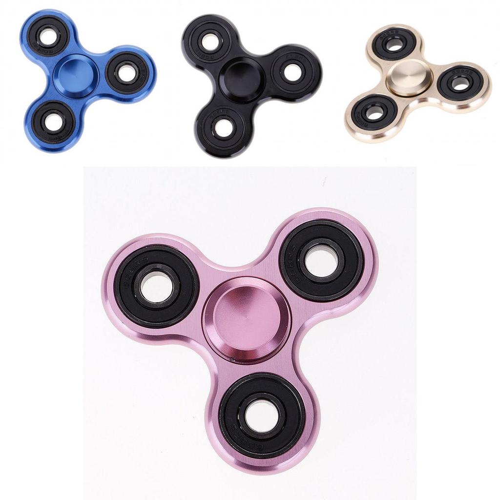 Premium Aluminiumlegierung Tri-Spinner Leises Lager Metall Fidget Spielzeug Stressabbau