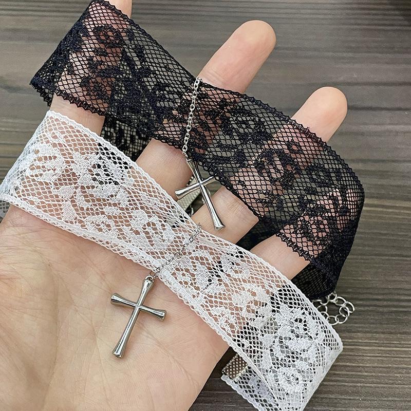 Fashion Sexy Wide Edge Lace Cross Pendant Necklaces for Women Men Sweet Desig Cool Collarbone Necklaces Party Jewelry Accessorie