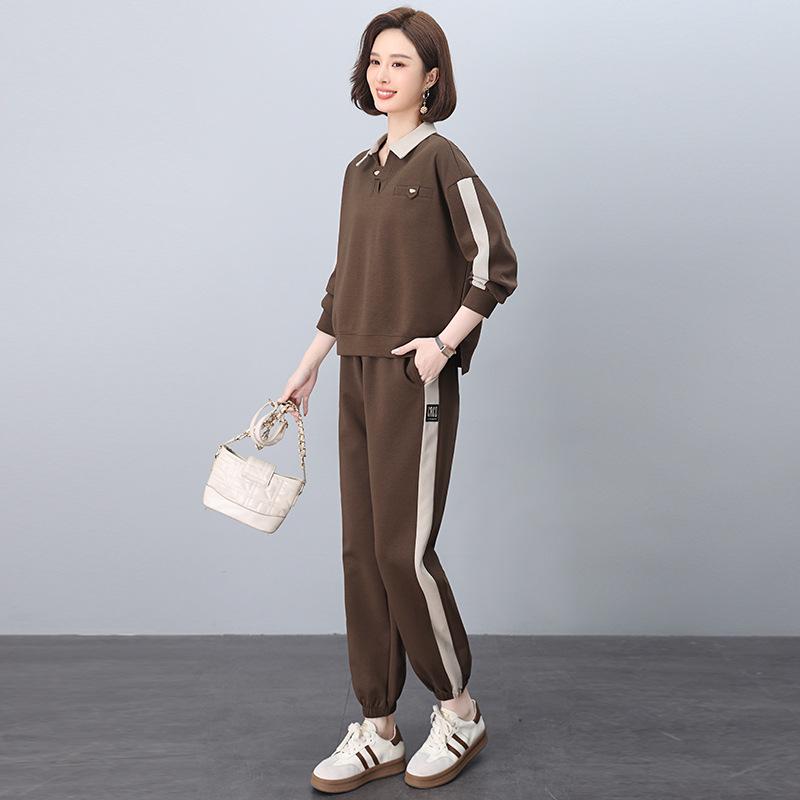 

Повседневный женский комплект толстовки Весна/Осень 2025: Модный костюм-двойка, омолаживающий наряд для мамы. XL (suggested 131-145 jin) кофейный