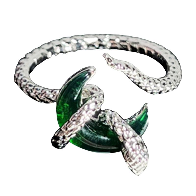 

Fashionable Snake Inspire Open Rings with Moon Accent Portable Accessory for Versatile Casual Wear Stylish Outfits