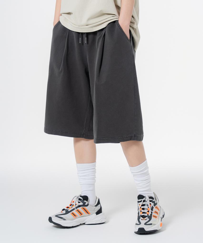 MOZMOZ Pigment One-Pleat Wide Training Shorts Charcoal