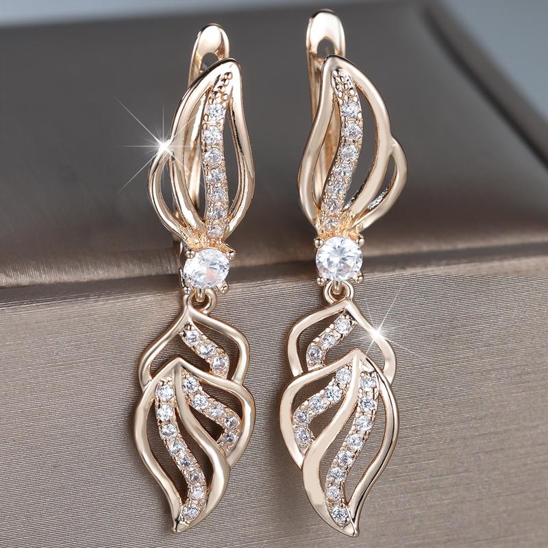 Squisiti orecchini pendenti a forma di foglia cava in zircone per donna Lussuosi orecchini pendenti lunghi color oro Gioielli per feste di matrimonio