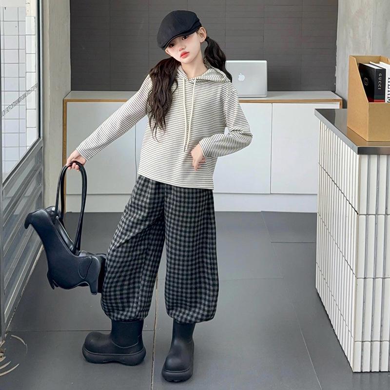 

Комплект из 3 предметов: осенний кожаный жилет и толстовка для девочек в корейском стиле 170 cm