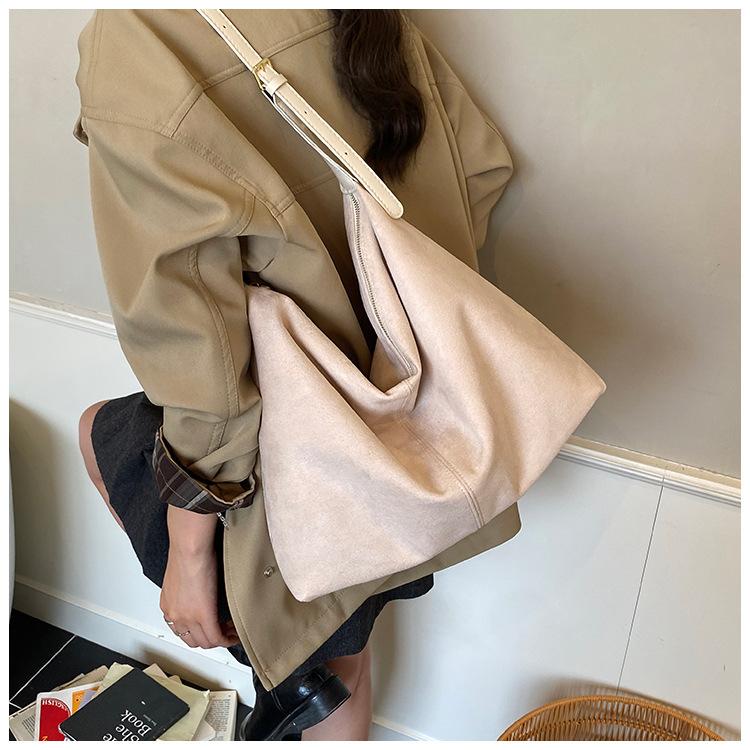 Suede Bag Women's Large Capacity Autumn and Winter Retro Shoulder Messenger Bag Commuter Tote Bag