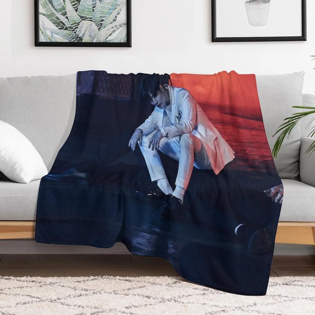 SHINee TAEMIN THIRSTY Throw Blanket Warm Plush Fuzzy Blanket for Living Room
