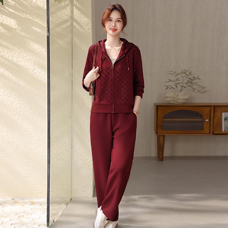 

Spring New Arrival: Diamond-Inlaid Plaid Two-Piece Set with Loose Hooded Jacket & Trousers for Middle-Aged and Elderly Women 7XL (190-210 lbs)