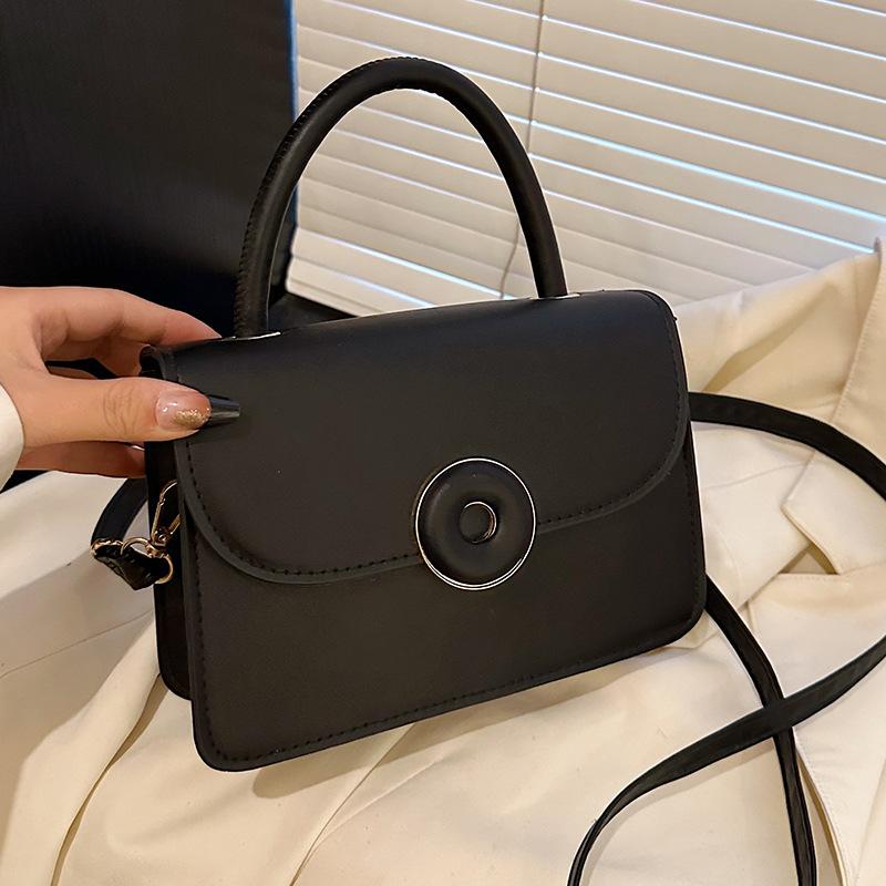 

В этом году популярные сумки - женские модные сумки-мессенджеры для женщин, универсальные сумки на одно плечо для женщин чёрный