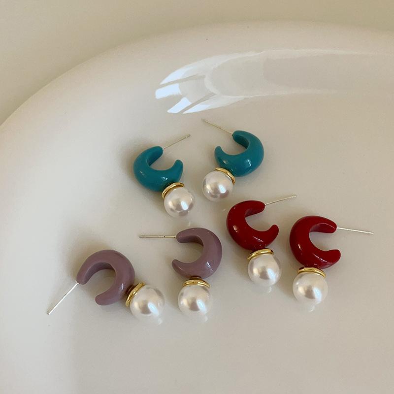 Color Resin Pearl Earrings Women'S Simple Personality High Sense Fashion Trend Commuter Versatile Earrings