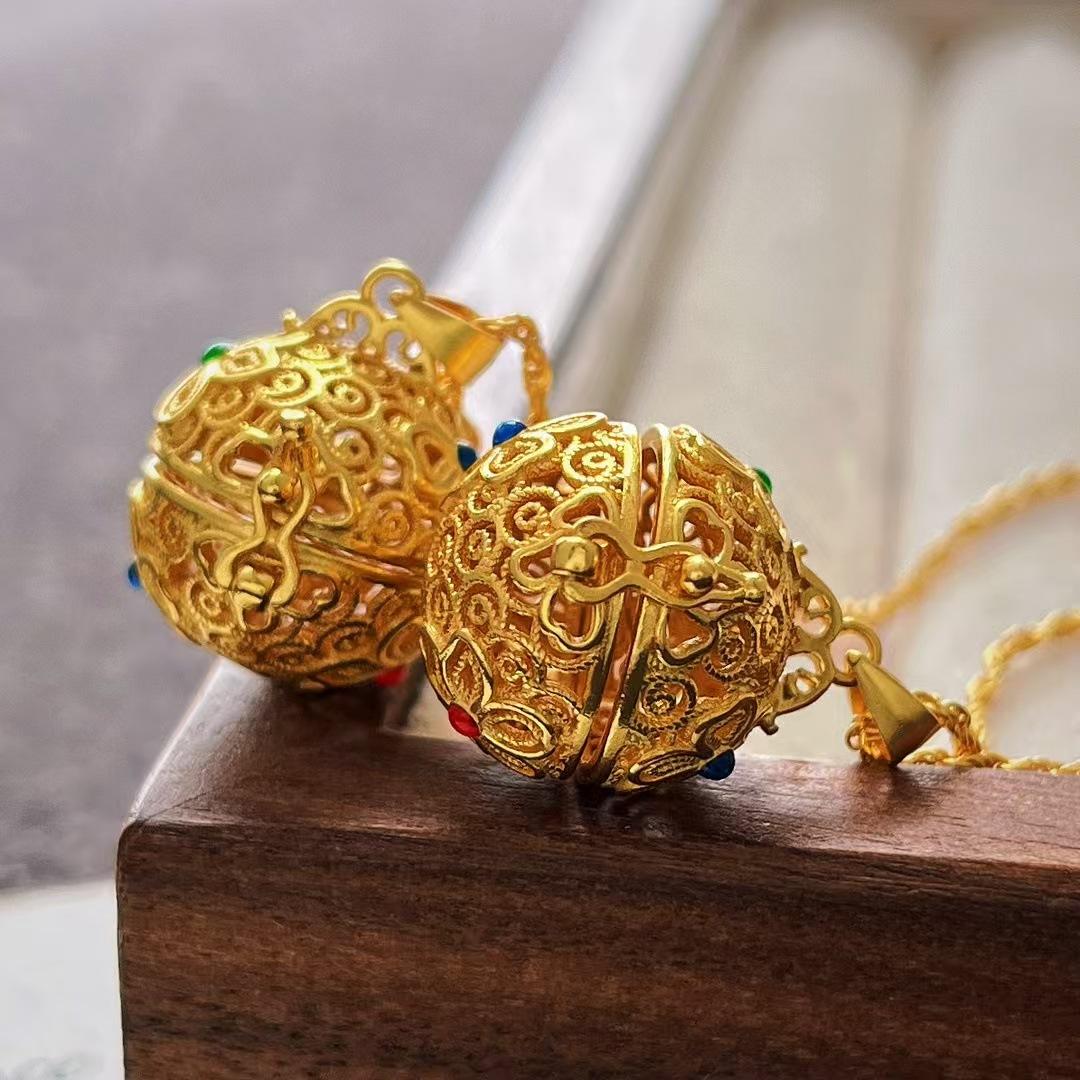 

S925 Sterling Silver Antique Style Switchable Gold Ball Necklace Hollow Light Luxury Temperament Design Sense Collarbone Chain