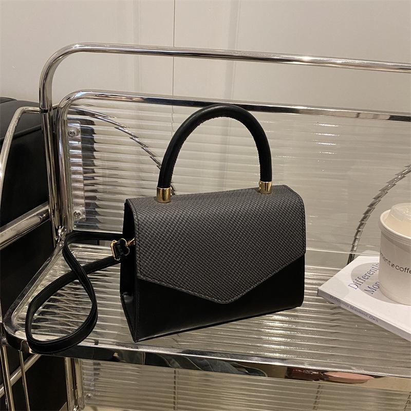 Niche Design Texture Small Bag Women's 2025 New Fashion Versatile Shoulder Bag Crossbody Simple Small Square Bag