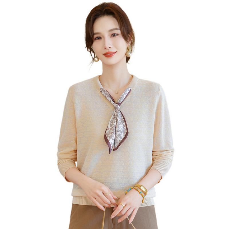 Autumn and winter knitted bottoming knitted sweater slim-fitting large size age-reducing sweater mother outfit new mother loose large size