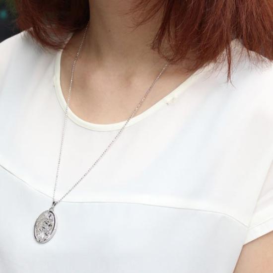 Silberne Medaillon-Halskette mit Kugelkette im Retro-Schnitt [MERZ]