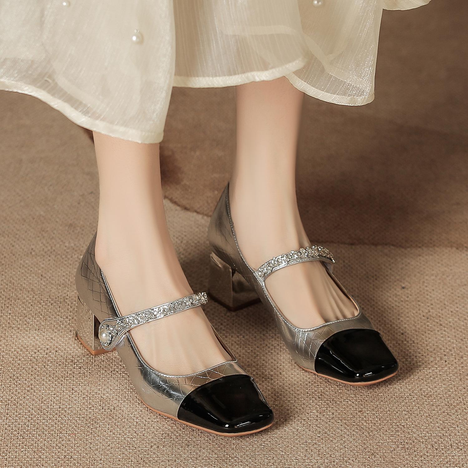 

2025 new summer small leather shoes women s college style versatile fashion one-pedal shallow mouth square head single shoes women s shoes 40