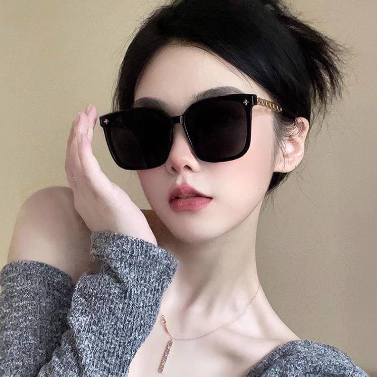 Fashionable Large Frame Chain Sunglasses - Unisex UV Protection, Street Style as Seen on Douyin Live Broadcast and Xiaohongshu