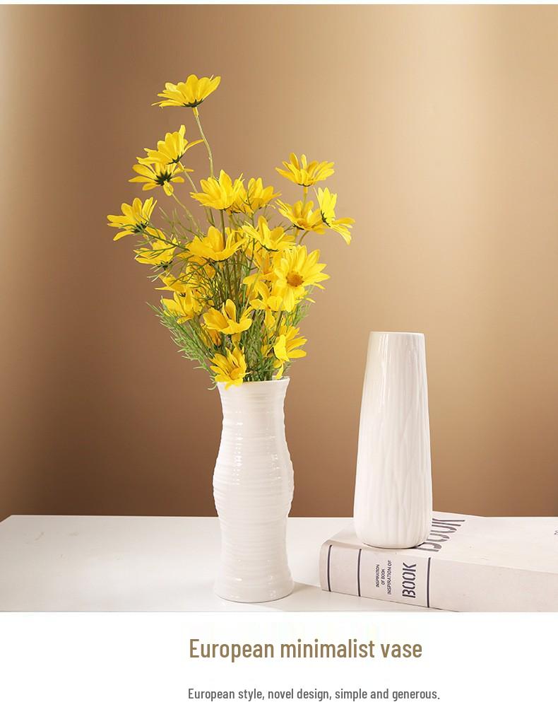 Retro White Ceramic Flower Vase – Creative Ornament for Living Room or Dining Table, Perfect for Hydroponic and Fresh Flowers with a High-End Feel.