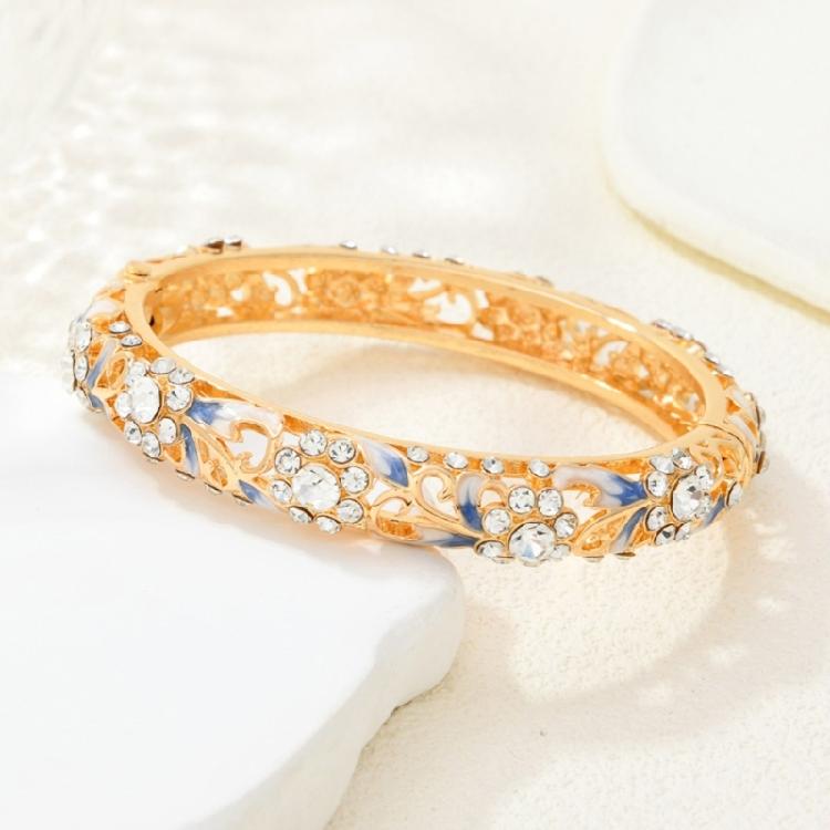 Romance Hollow Out Fish Tail Spring Bracelet Zinc Alloy Hand Chain with Brilliant Rhinestones Accent Assorted Color