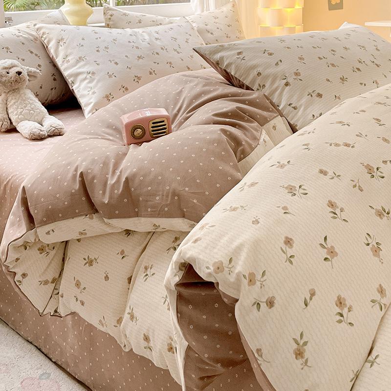 Bedding Four-piece Set Printed Skin-friendly Water Wash Sheets Quilt Cover Pillowcase Set