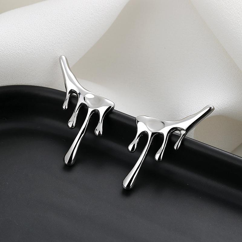 Ins Cold Style High-end Earrings Lesbian Niche Design Heavy Industry Metal Earrings