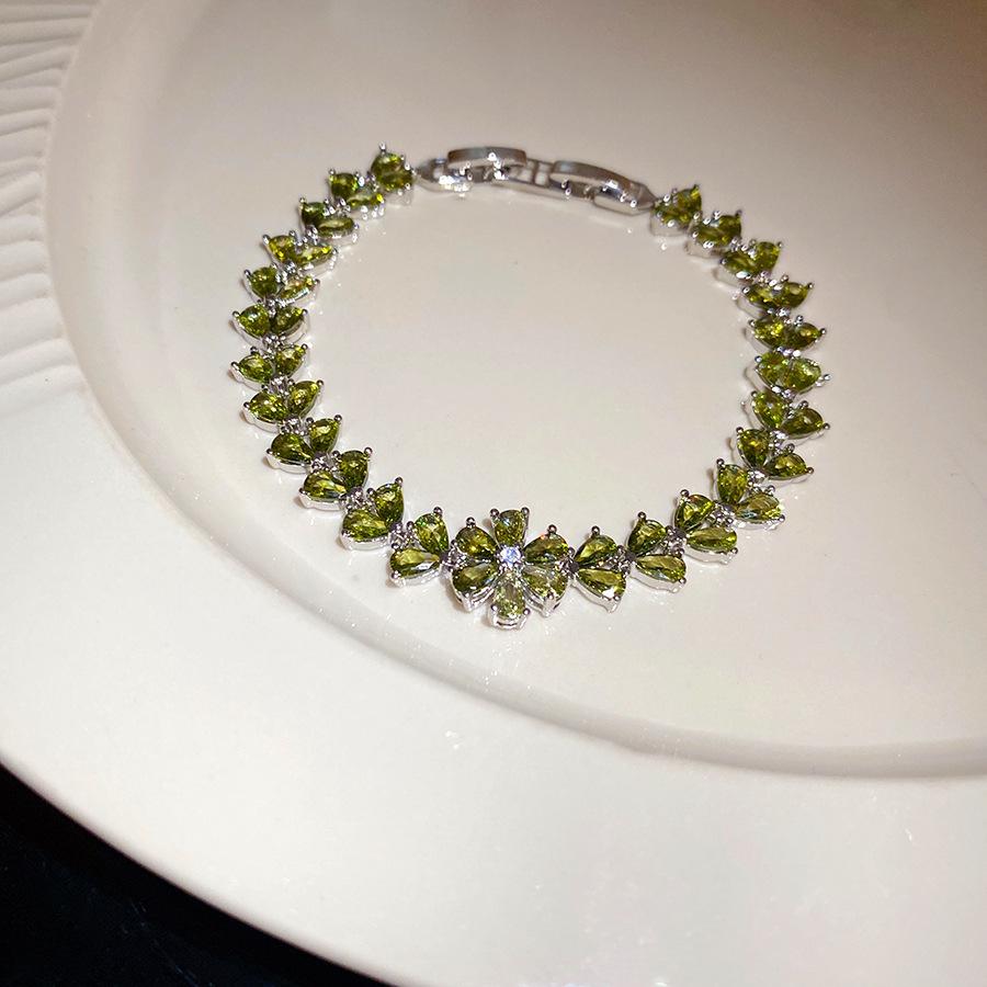 Europe and the United States Hot-selling Color Oval Love Zircon Bracelet Light Luxury Bracelet Personalized Jewelry Women