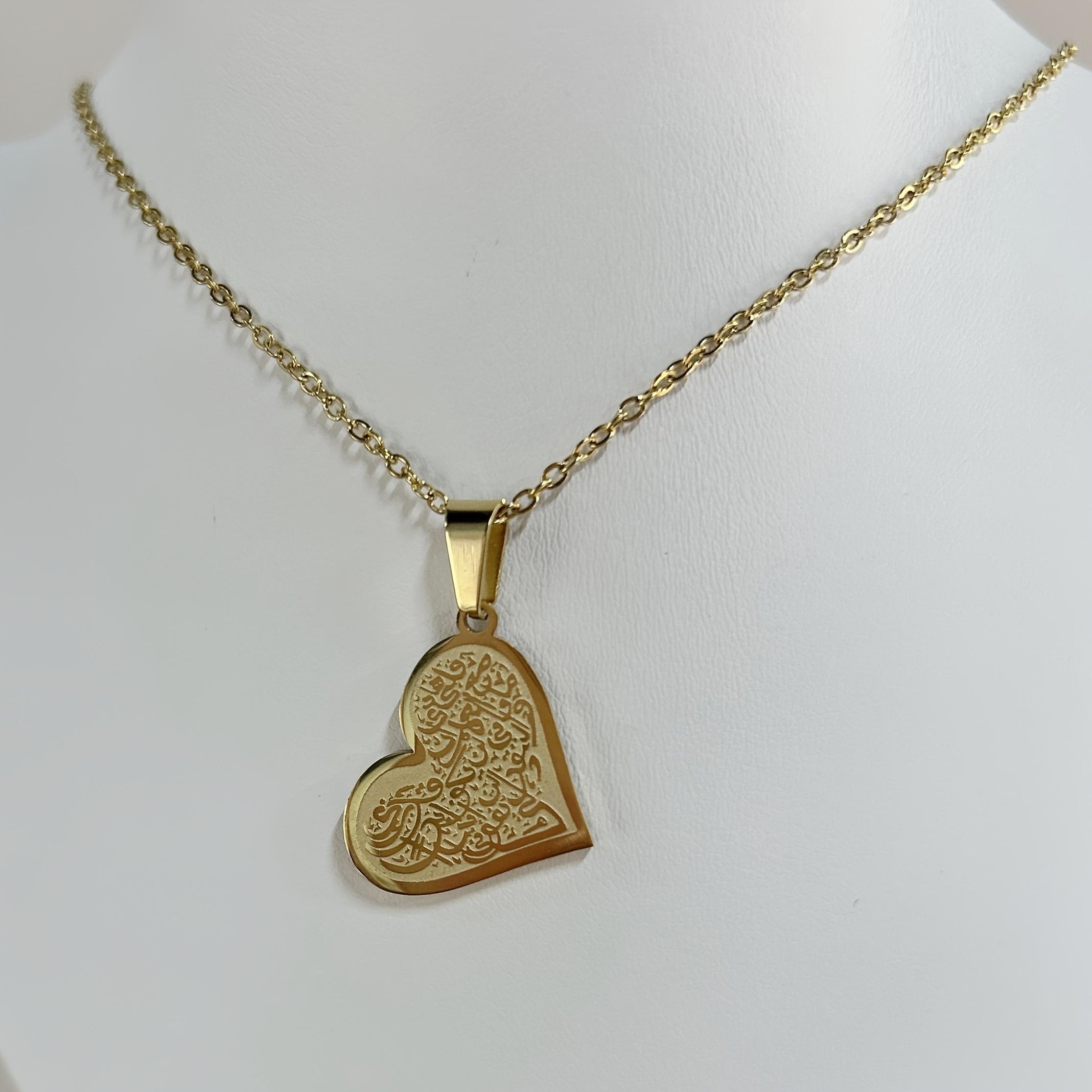 

A stylish and simple stainless steel heart-shaped pendant necklace suitable for men and women to wear as a daily gift