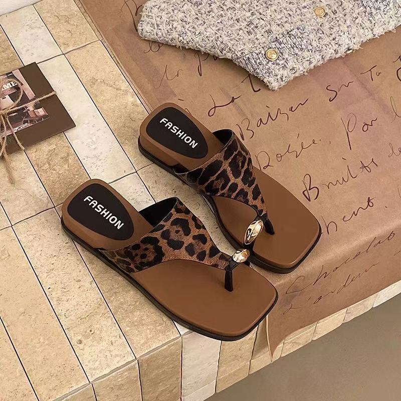 Women s Fashionable Leopard-Print Slippers Summer Flat Thong Sandals for Women 35-36