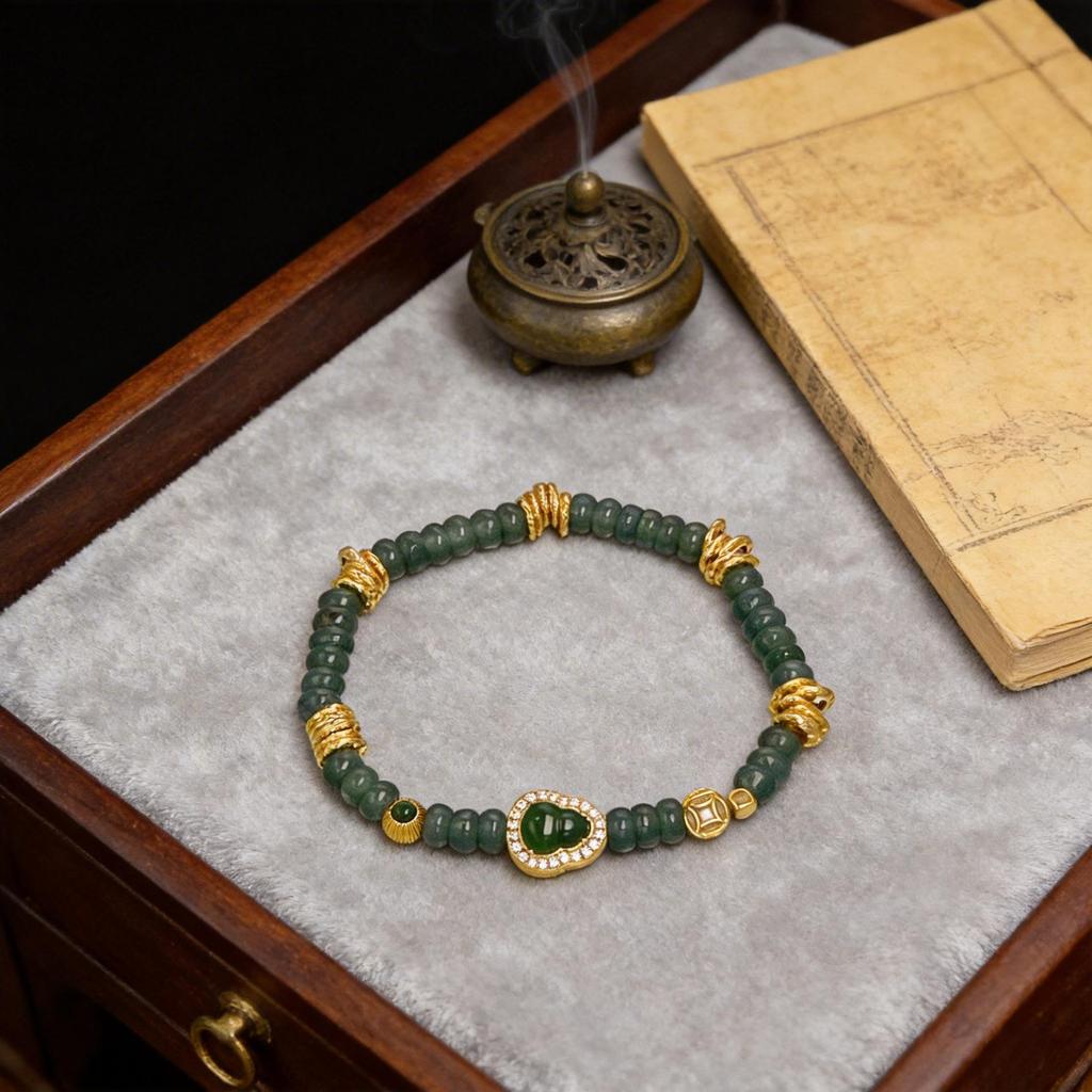 Women's Jade Gourd Bracelet: Elegant Chinese Style with Beaded Coin Design