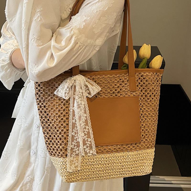 Leisure Shoulder Bag for Commuting, Large Capacity for Beach Vacation and Beach Use