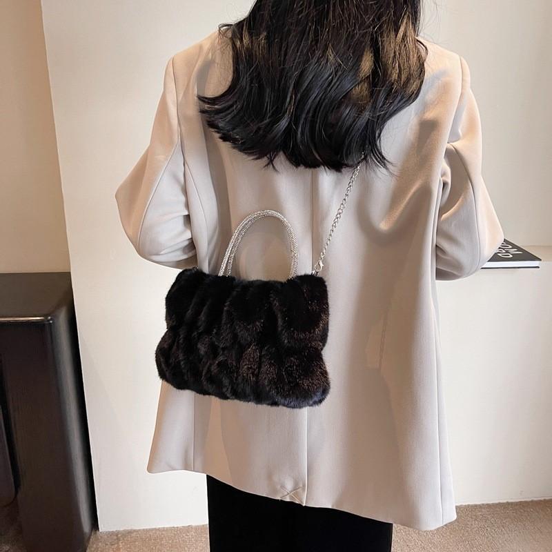 Charming Plush Bucket Bag For Women 2023 New Autumn Winter Chain Shoulder Bag