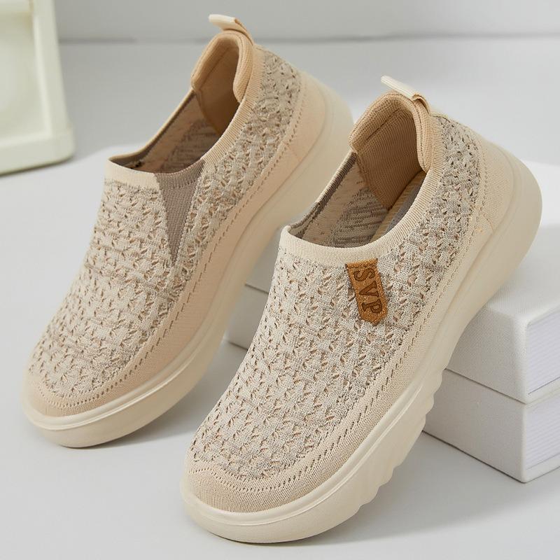 Women's Versatile Casual Shoes, Soft-sole Slip-on Shoes, Lazy Shoes for Middle-aged and Elderly Mothers.