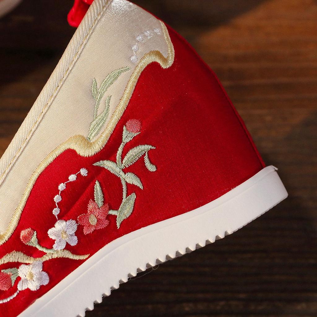Embroidered Shoes New Fringed Hanfu Shoes Ancient Chinese Style Inner Height Increase 6cm