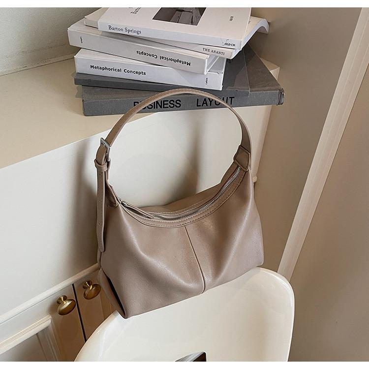 IELGY Work Commuter Large-Capacity Dumpling Bag Fashion Casual One-Shoulder Underarm Bag