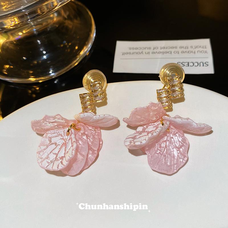 Pink shell petal fringed earclips without pierced earrings light luxury niche spring and summer sweet stud earrings fashion earrings women
