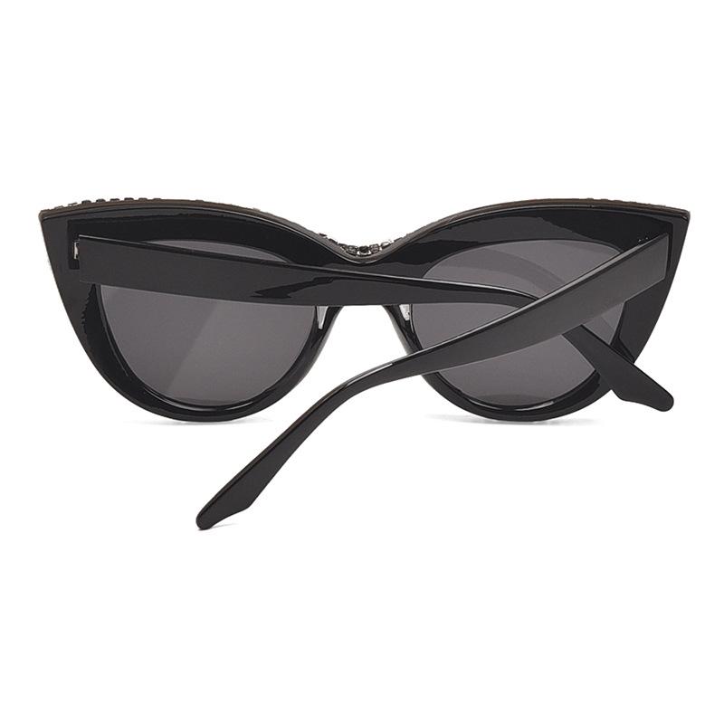 KAMMPT Cat Eye Retro Rhinestones Sun Glasses for Women Elegant Fashion Men Trend Brand Designer Outdoor Party Shades Eyewear