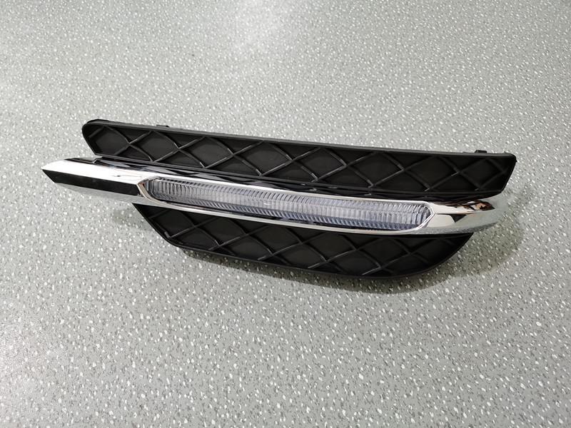 Kompatibilní chromový rámeček mlhového světla pro Mercedes-Benz W212/W204: C200, C180, C300, C400, E200 - Elektrogalvanizovaný rámeček pro denní svícení.