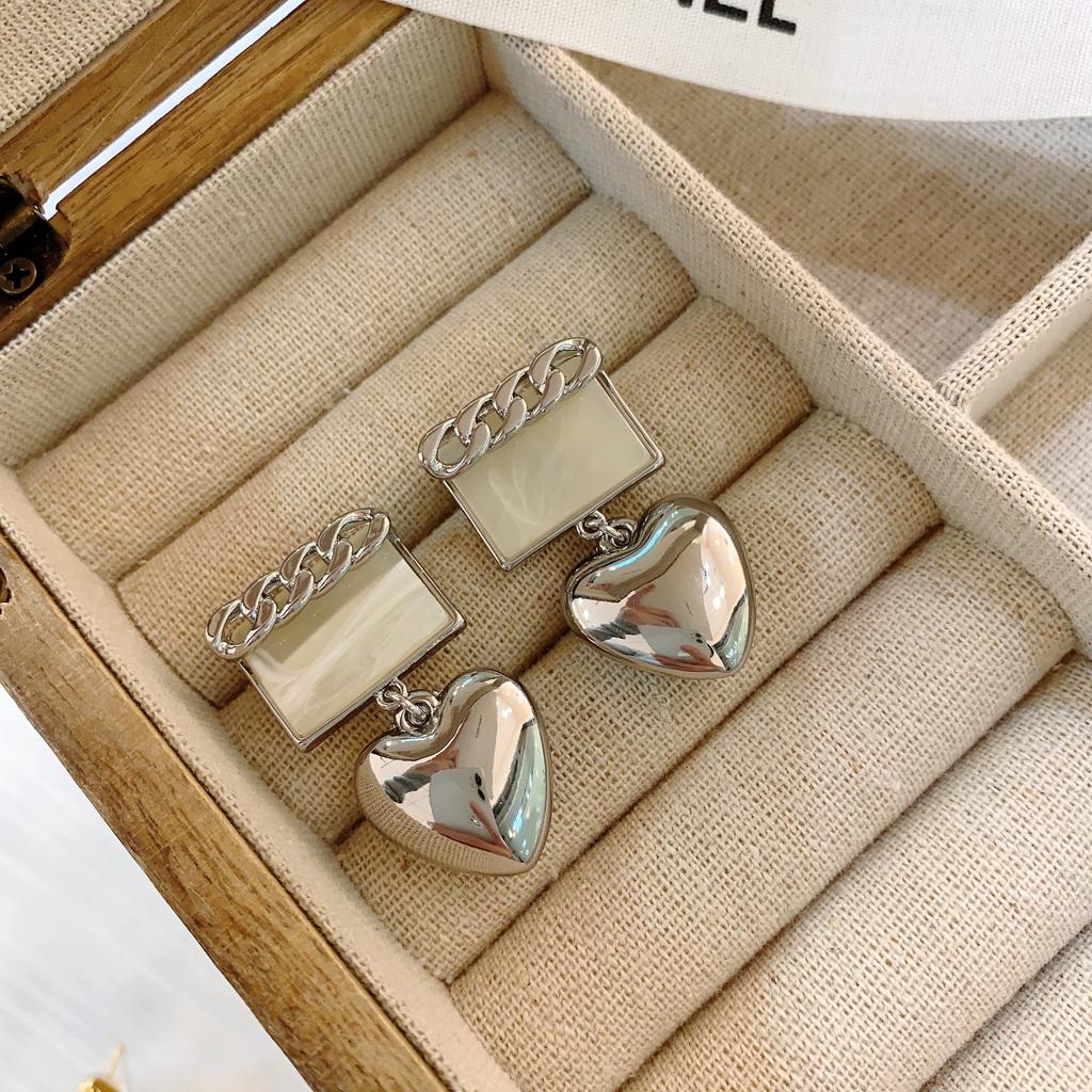 Simple And Easy To Match, Cold Wind Three-Dimensional Love Earrings, Personalized And Unique Design Earrings, Earrings.