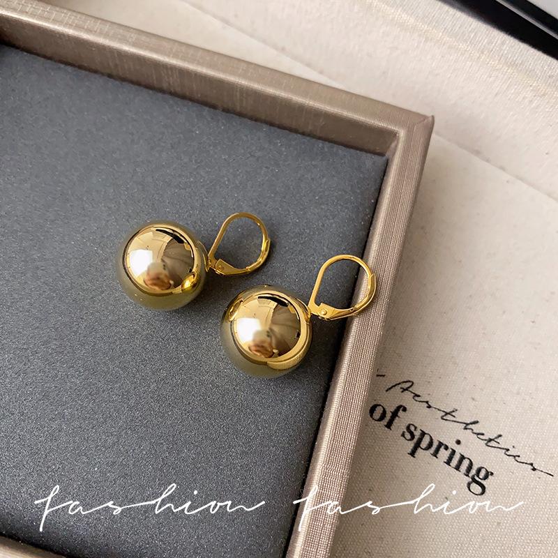 

Sterling silver high color retention texture high fashion simple ball bead pendant earrings versatile temperament earrings women