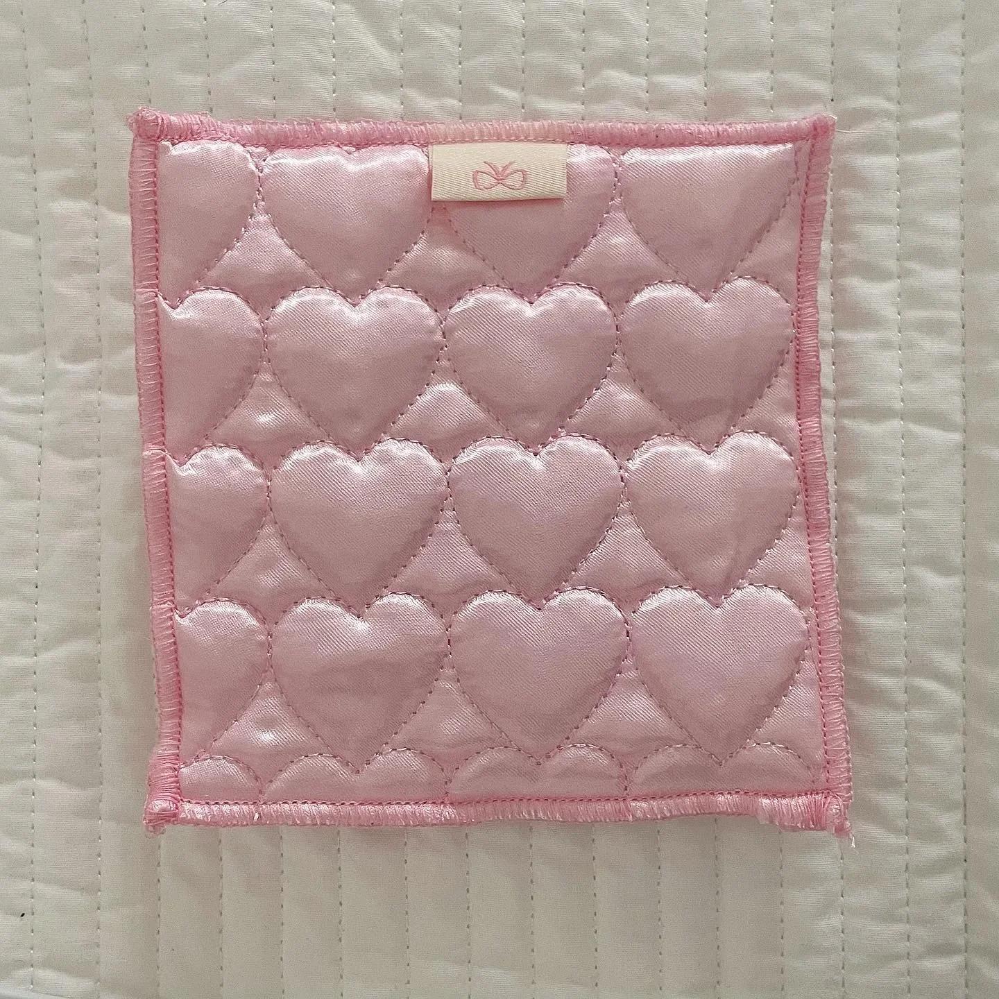 

Корейский стиль Ins атласный хлопок сэндвич любовь стеганые подставки Dopamine цвет квадратная грелка для дома и украшения кухонные принадлежности